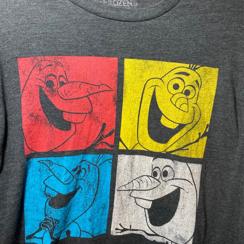 Ladies size medium frozen T Olaf